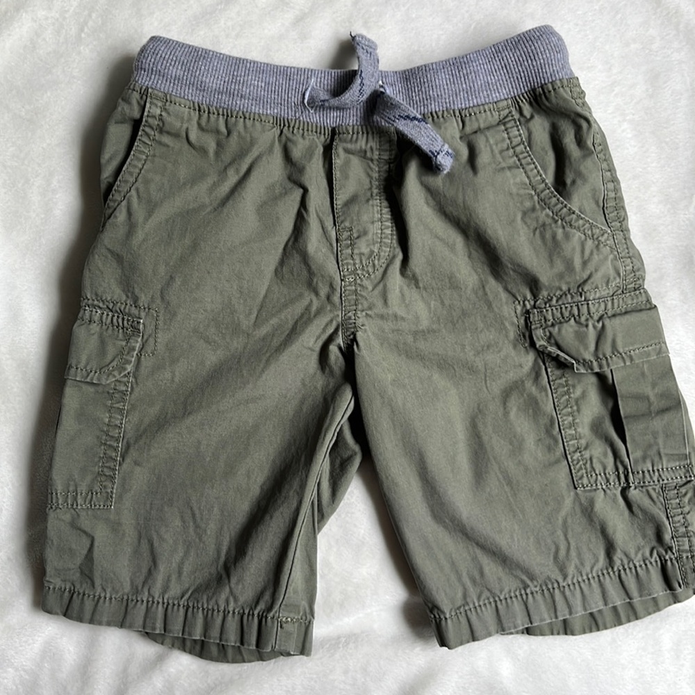 Green‎ khaki pull on cargo shorts